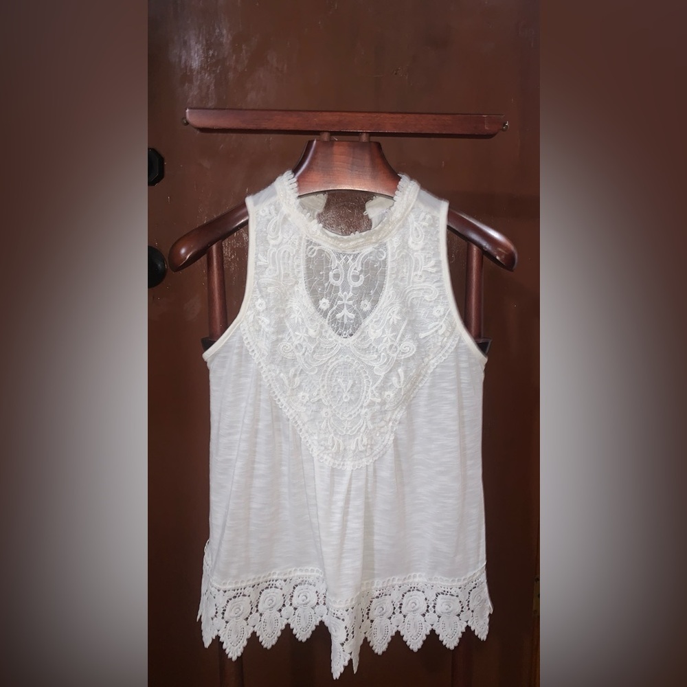 Elegant White Lace Women's Top